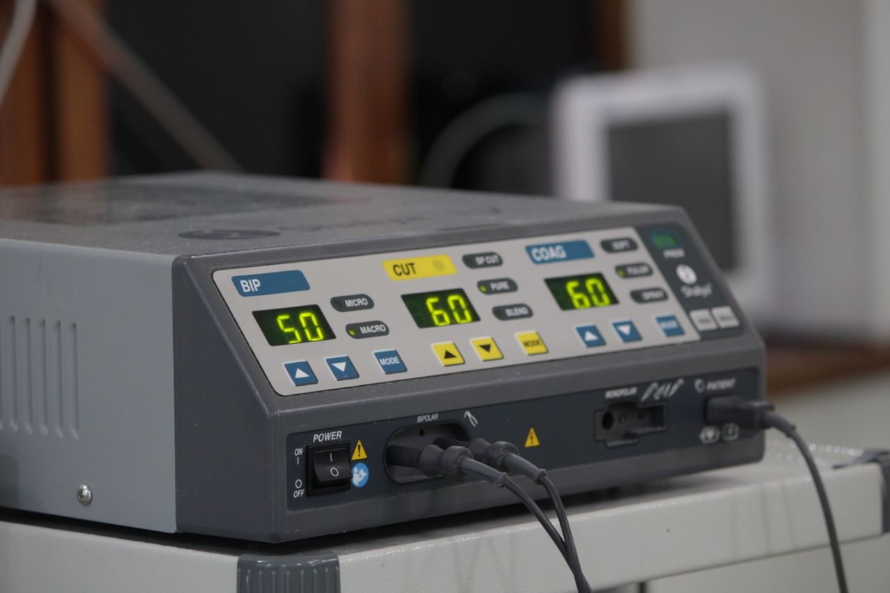 Defibrillator